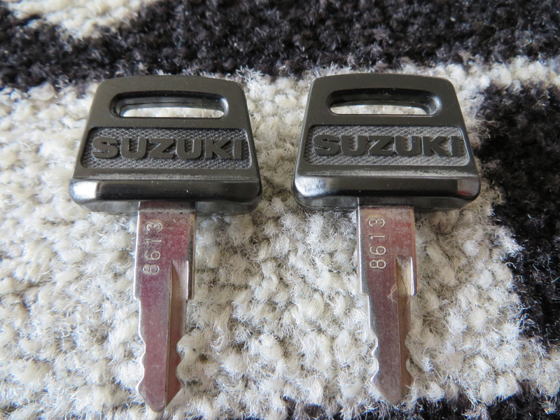 SUZUKI - KEYS