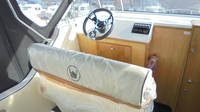 Viking - 255 Wide Beam HiLine