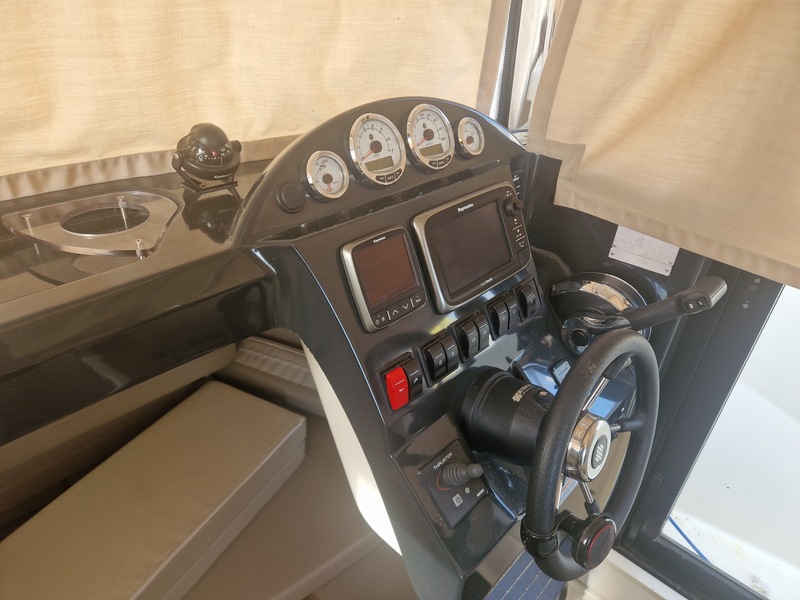Quicksilver - CAPTUR 755 PILOTHOUSE