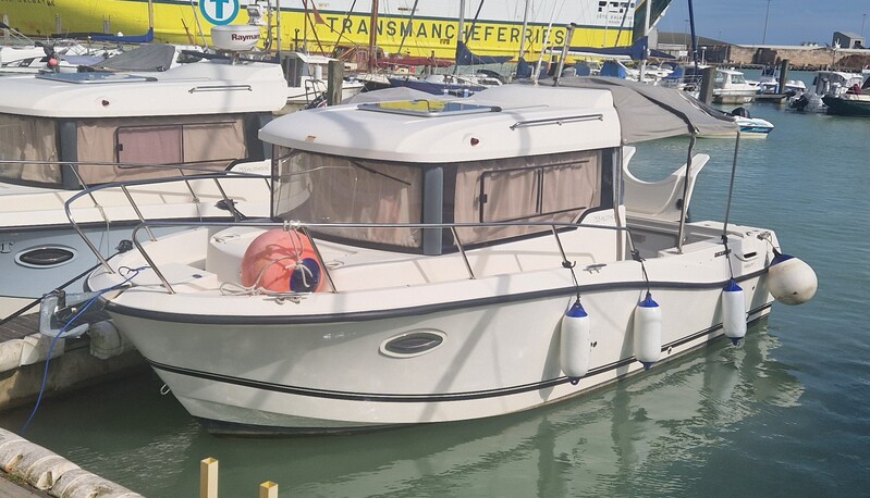 Quicksilver - CAPTUR 755 PILOTHOUSE