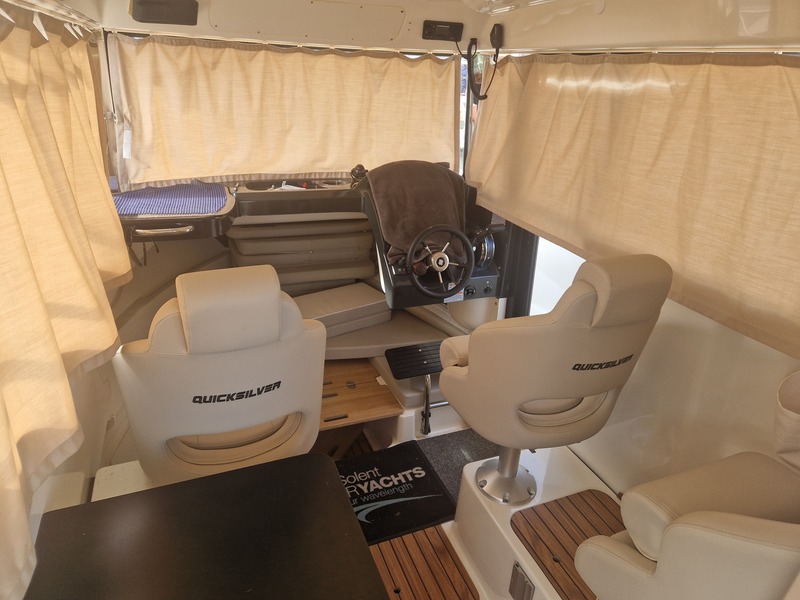 Quicksilver - CAPTUR 755 PILOTHOUSE
