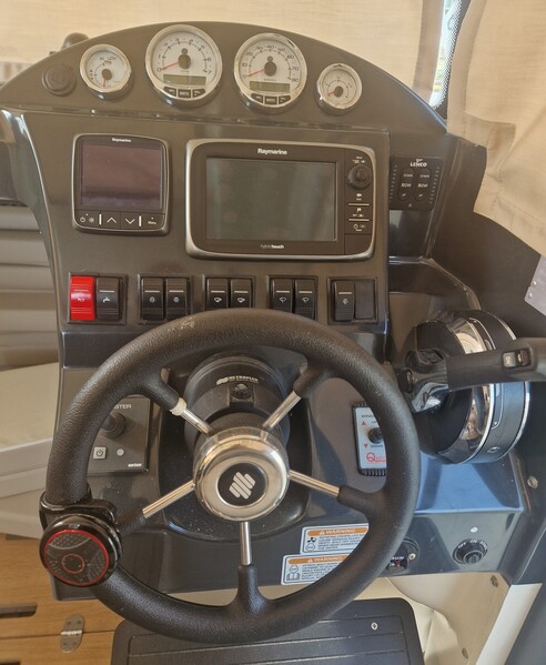 Quicksilver - CAPTUR 755 PILOTHOUSE