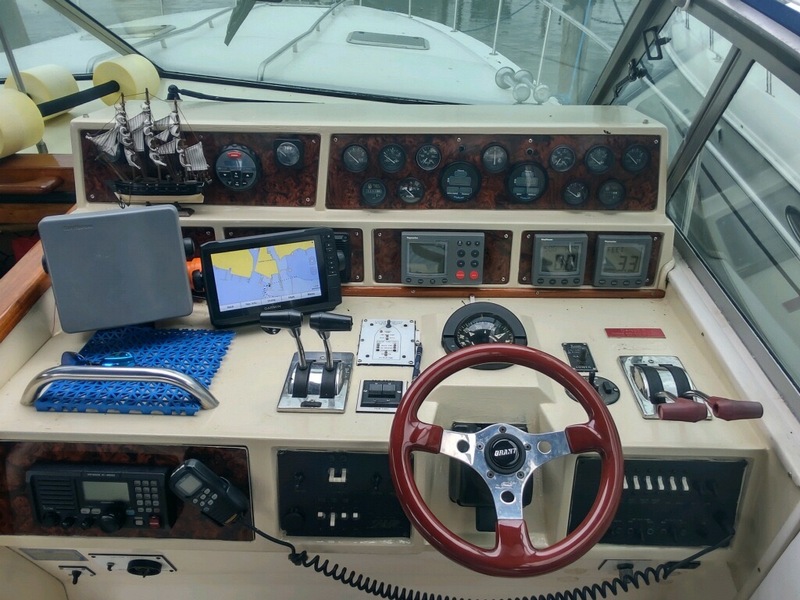 Sea Ray - 390 Express Cruiser