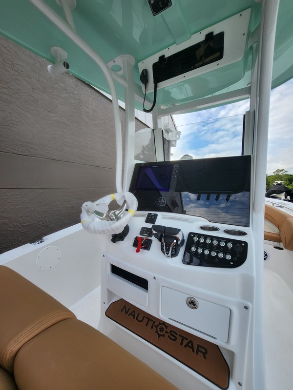 Nautic Star - 252 Legacy