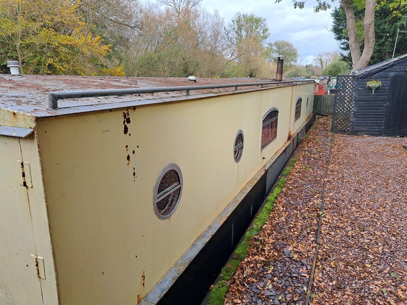 Eddie & Steve Powell - Houseboat barge