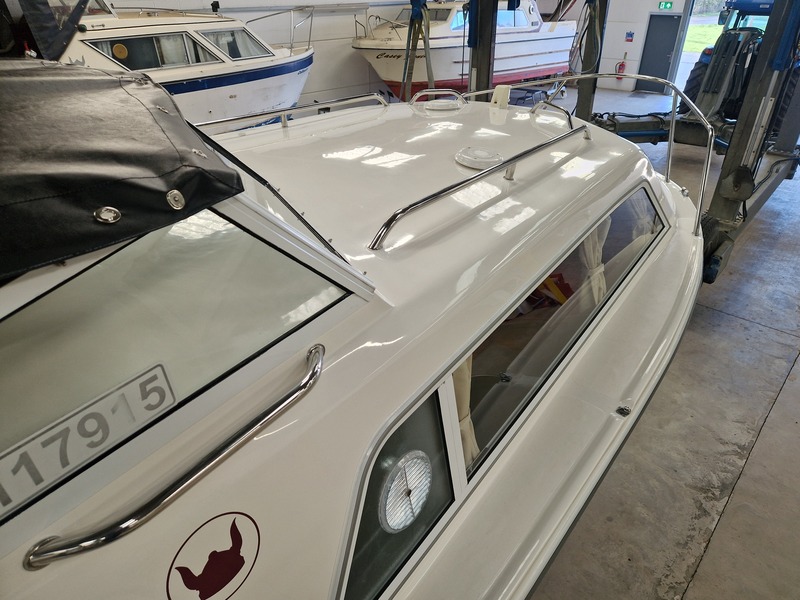 Viking - 20 Wide Beam called Macaw III