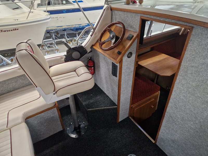 Viking - 20 Wide Beam called Macaw III