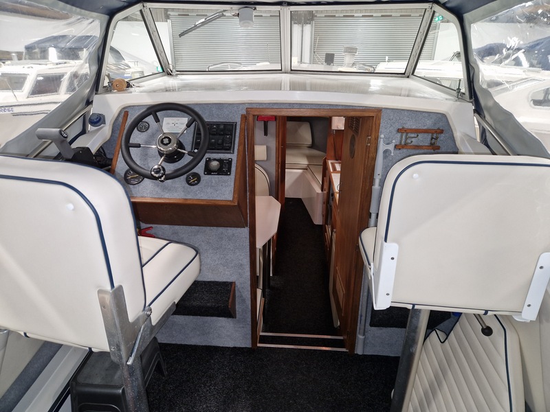 Viking - 32 Narrow Beam called Amber Joy