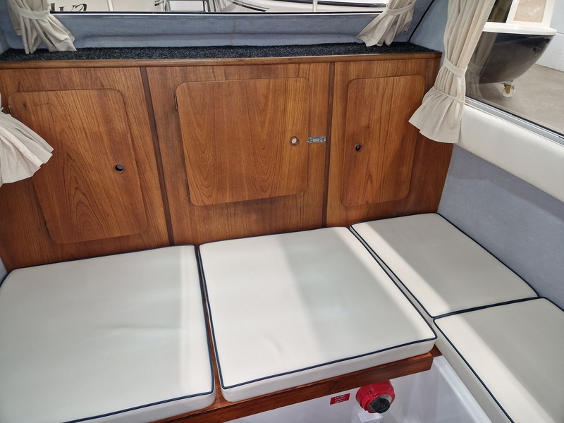 Viking - 32 Narrow Beam called Amber Joy