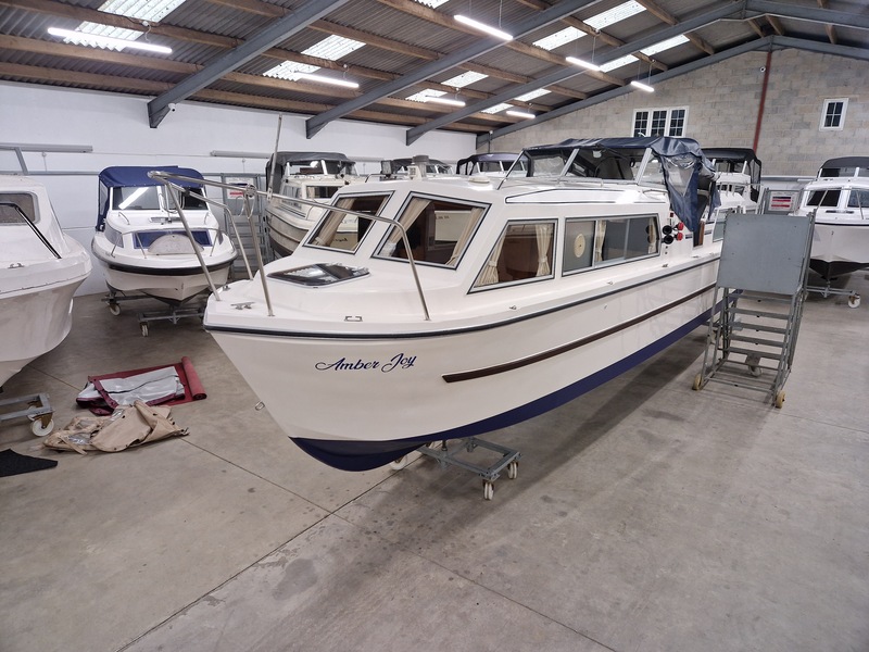 Viking - 32 Narrow Beam called Amber Joy