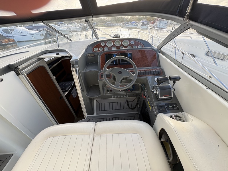 Bayliner - 305