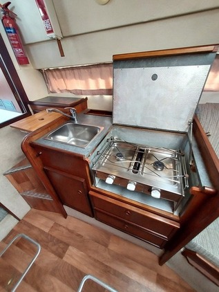 Fairline - Carrera 24