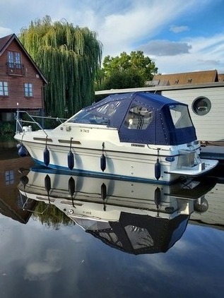 Fairline - Carrera 24