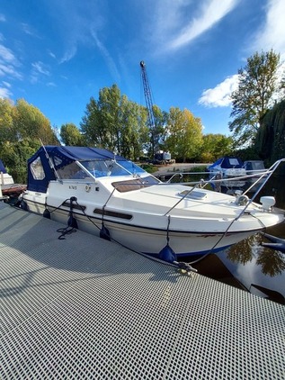Fairline - Carrera 24
