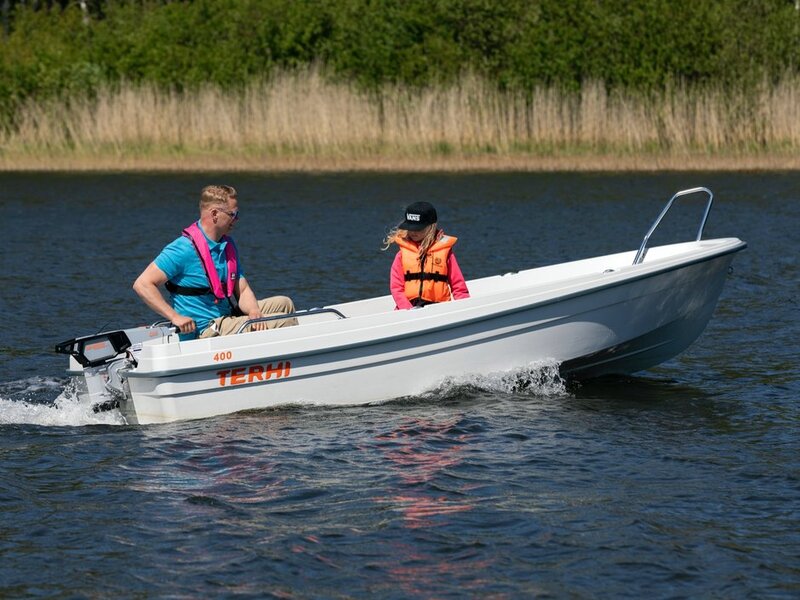 Terhi - 400 OPEN BOAT  DELIVERY AVAILABLE. GREEN OR WHITE