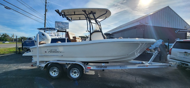 Pioneer - 202 Islander