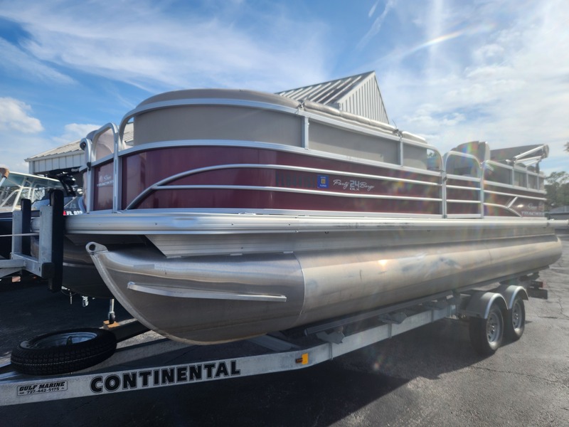 Sun Tracker - 24 DLX Party Barge