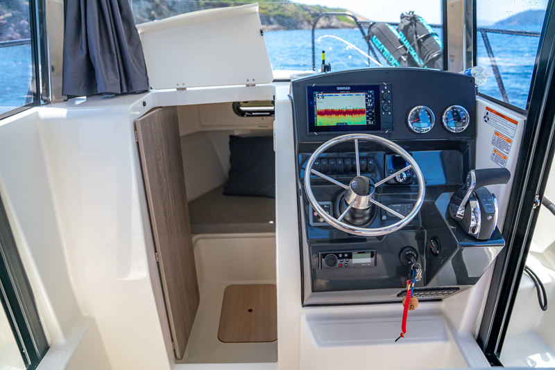 Quicksilver - Captur 705 Pilothouse