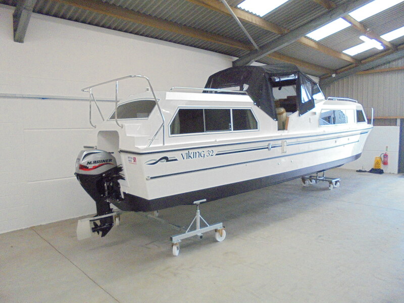 Viking - 32 Centre Cockpit