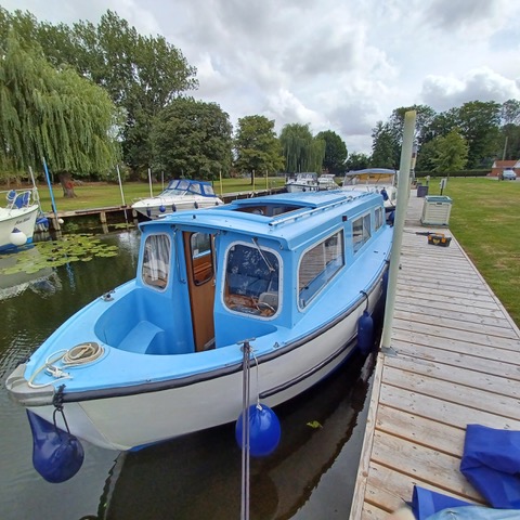 Hampton Boats Ltd - Safari 25