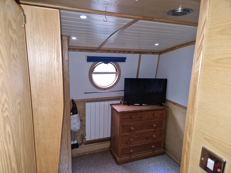 Nottingham Boat Company - 70ft by 12ft Wide Beam called And Relax