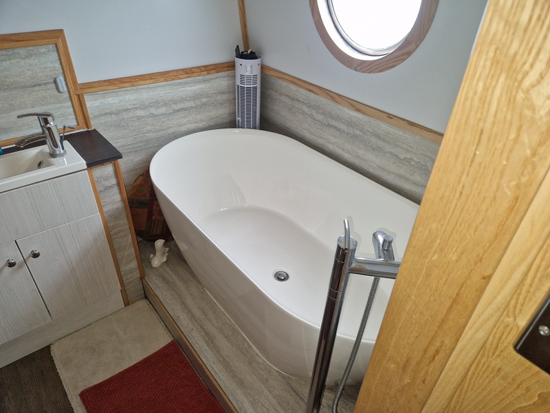 Nottingham Boat Company - 70ft by 12ft Wide Beam called And Relax