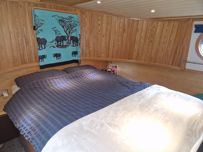 Nottingham Boat Company - 70ft by 12ft Wide Beam called And Relax