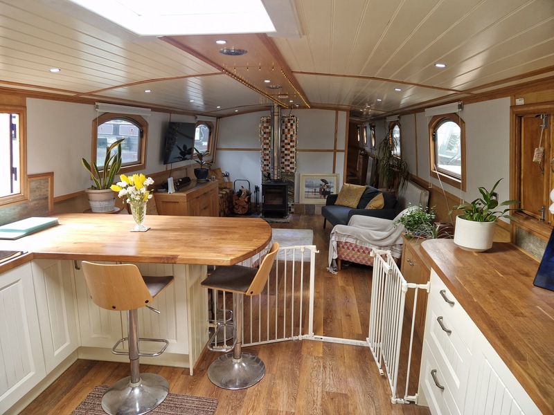 Nottingham Boat Company - 70ft by 12ft Wide Beam called And Relax