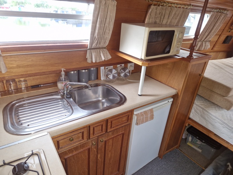 Marque Narrowboats - 37ft Cruiser Stern called Deltic