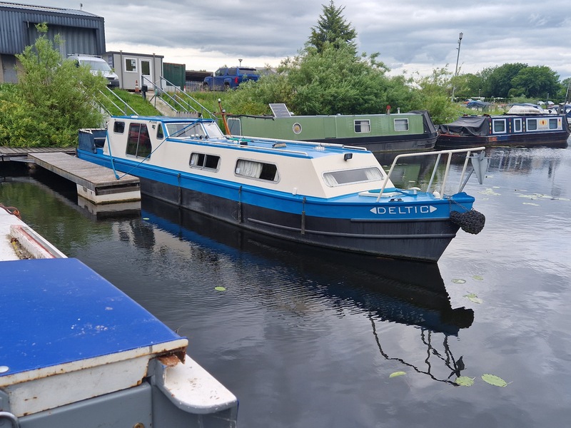 Marque Narrowboats - 37ft Cruiser Stern called Deltic