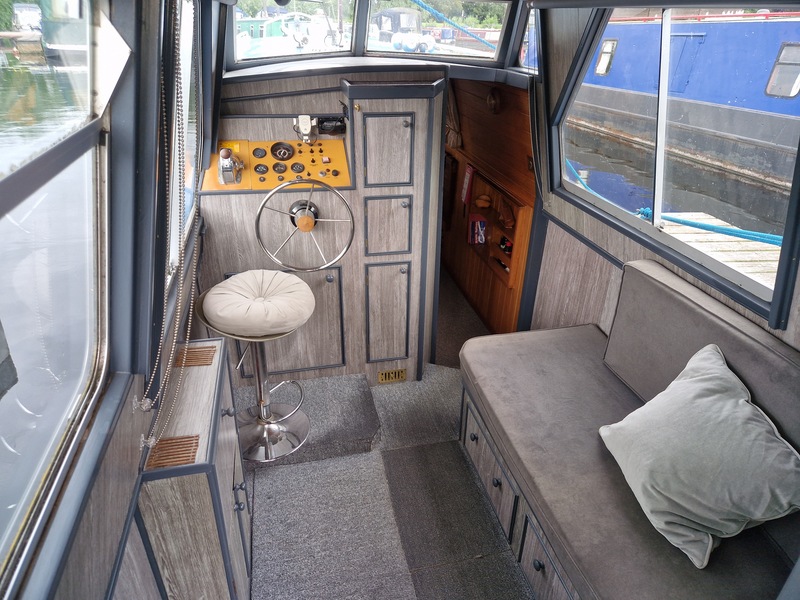 Marque Narrowboats - 37ft Cruiser Stern called Deltic