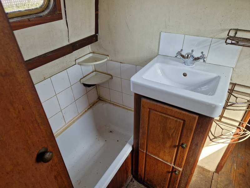 Bridgewater Boat Builders - 60ft Project Narrowboat called Sloley No1