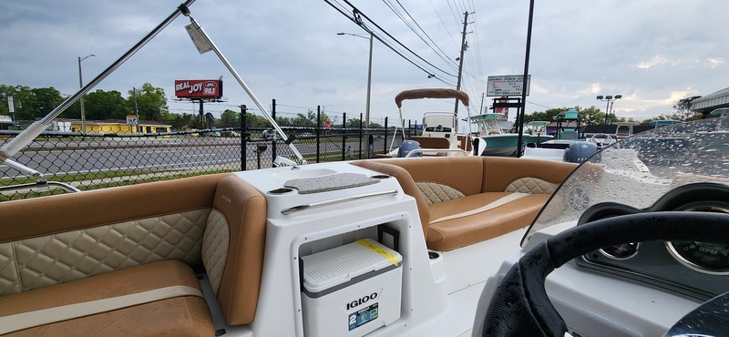 Nautic Star - 203 SC Deck