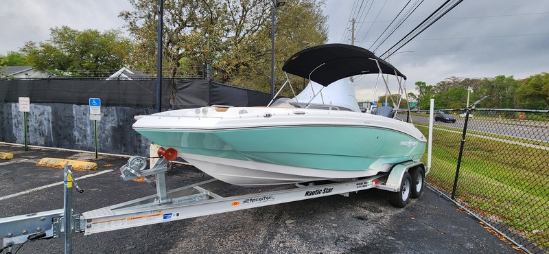 Nautic Star - 203 SC Deck