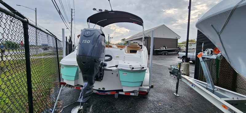 Nautic Star - 203 SC Deck