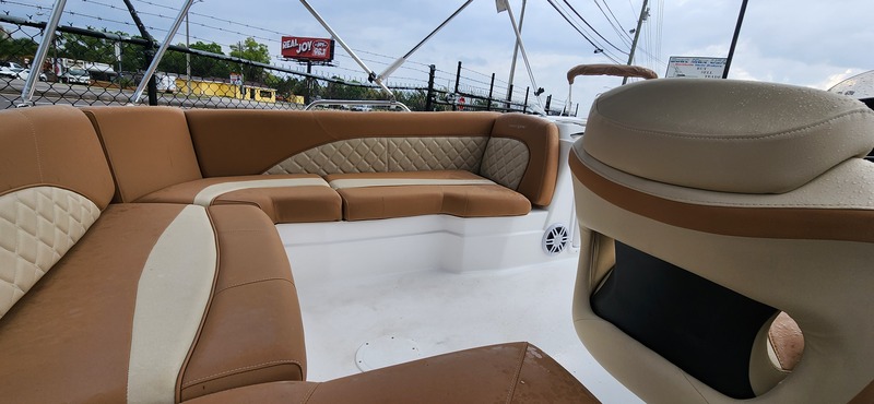 Nautic Star - 203 SC Deck
