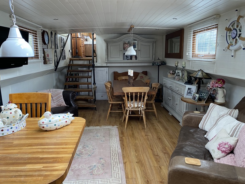 Barge - Houseboat