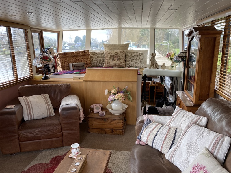 Barge - Houseboat