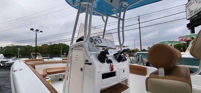 Nautic Star - 231 Hybrid