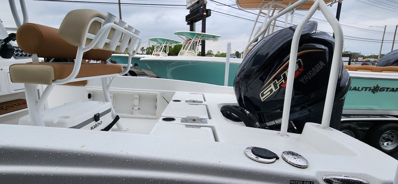 Nautic Star - 231 Hybrid