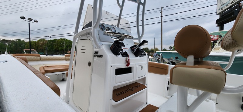 Nautic Star - 231 Hybrid