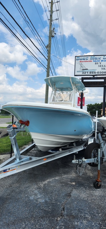 Pioneer - 222 Islander