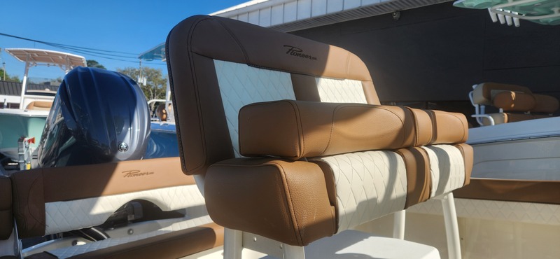Pioneer - 202 Islander