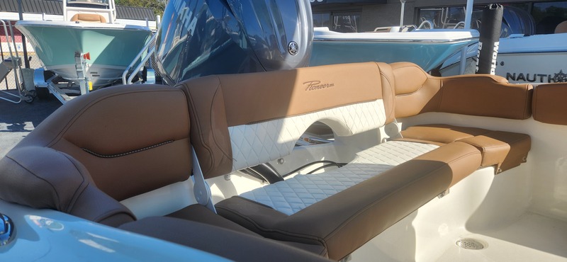 Pioneer - 202 Islander