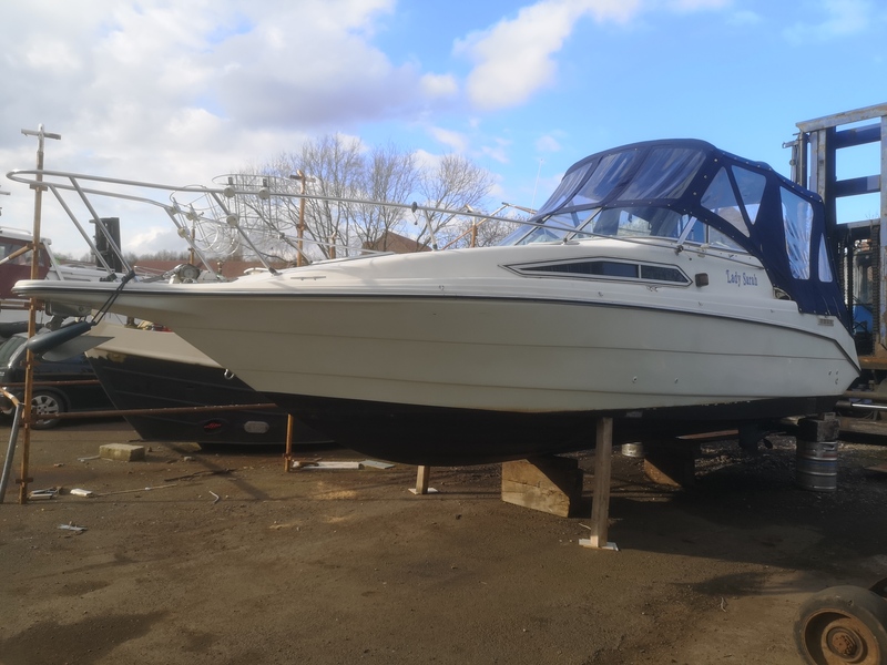 Rinker - 260 Fiesta Vee