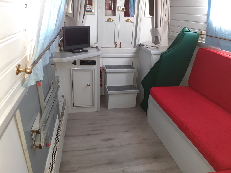 Gary Gorton - 60ft narrowboat Lady Dorothy