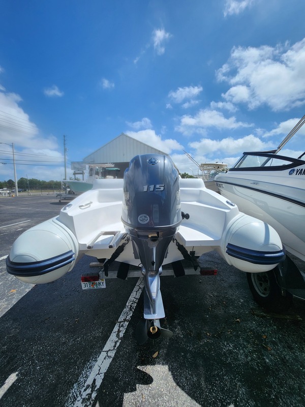 Nautilus - AB Inflatable 17 DLX