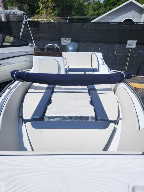 Nautilus - AB Inflatable 17 DLX