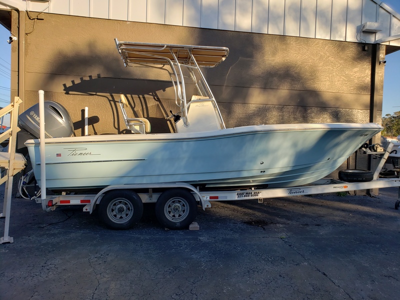 Pioneer 220 Bay Sport