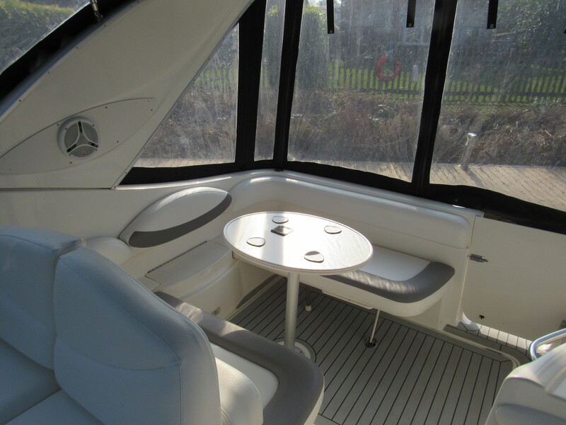 Maxum - 2700 SE
